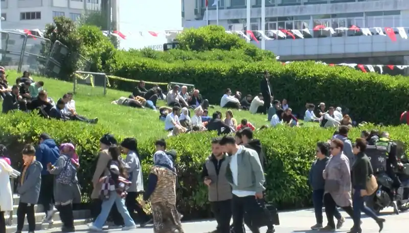 Taksim'deki Deprem Yoğunluğu Artıyor: Neler Oluyor?