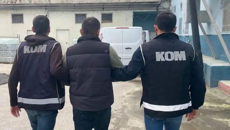 Kastamonu'da Hapis Cezasıyla Aranan Hükümlü, Polis Tarafından Kıskıvrak Yakalandı