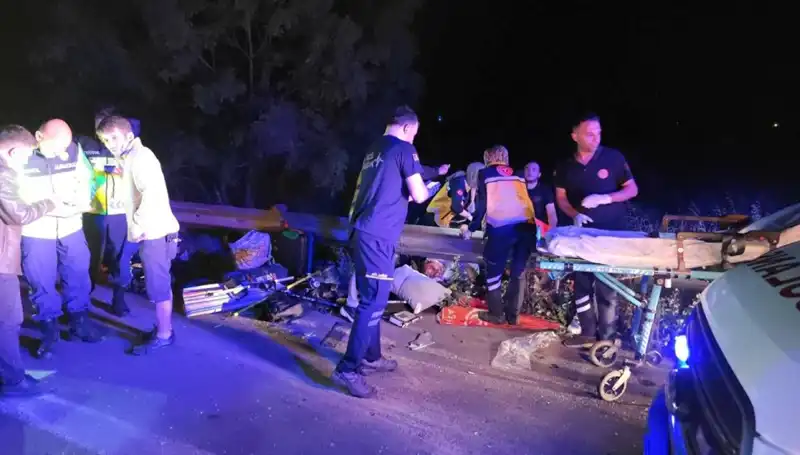 Minibüsten Savrulan Yolcuların Yaşam Mücadelesi: Kaza Anı Ortaya Çıktı