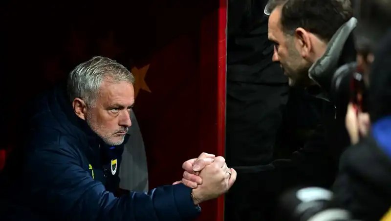 Mourinho ve Buruk'un Rekabetteki 3. Randevusu: Derbi Günü Geldi Çattı!