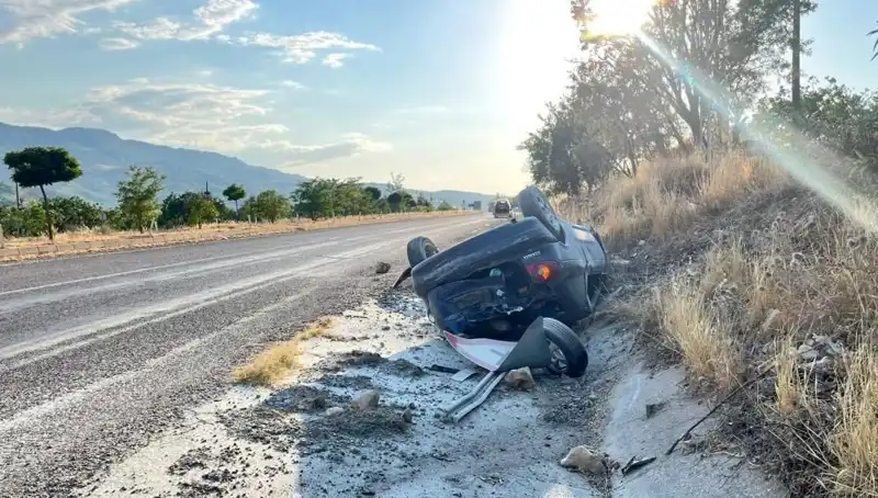 Adıyaman’da Faciaya Neden Olan Otomobil Takla Attı, Yaralılar Hastaneye Sevk Edildi