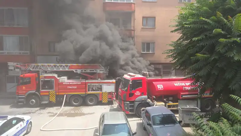 Niğde'deki Beyaz Eşya Deposunda Büyük Yangın: Neler Oldu?