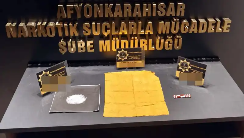 Afyonkarahisar'da Uyuşturucu Operasyonuyla 3 Şahıs Tutuklandı