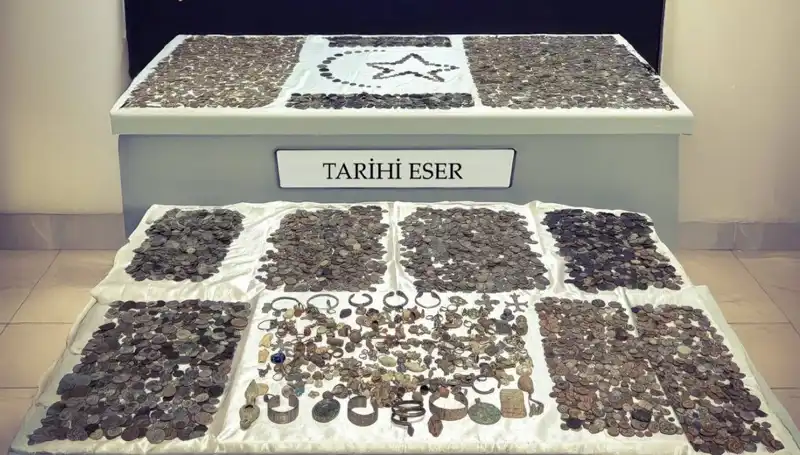 Sınırda Tarihi Büyüleyen Yakalama: 12 Bin 770 Eser Ele Geçirildi!