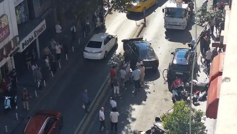 İranlı Sürücü Otomobiliyle Şehri Karmakarışık Etti, Şok Edici Görüntüler Ortaya Çıktı