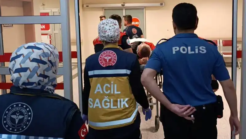 Son Dakika: Polis Ekiplerinin Karıştığı Kaza İki Yaralıyla Sonuçlandı