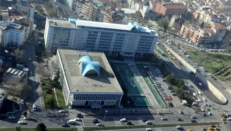 İstanbul'daki İBB Soruşturmasında "Enderun" WhatsApp Grubu İnceleniyor