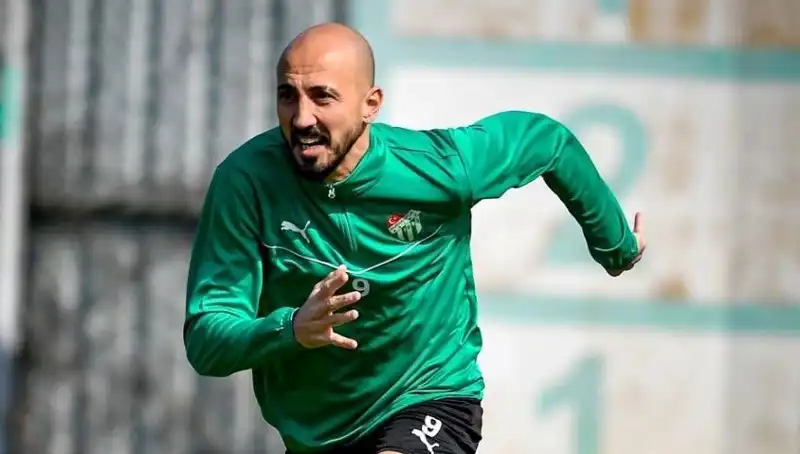 Milli Futbolcunun 2. Lig Yolculuğu: Yeni Takımıyla Hedef Şampiyonluk