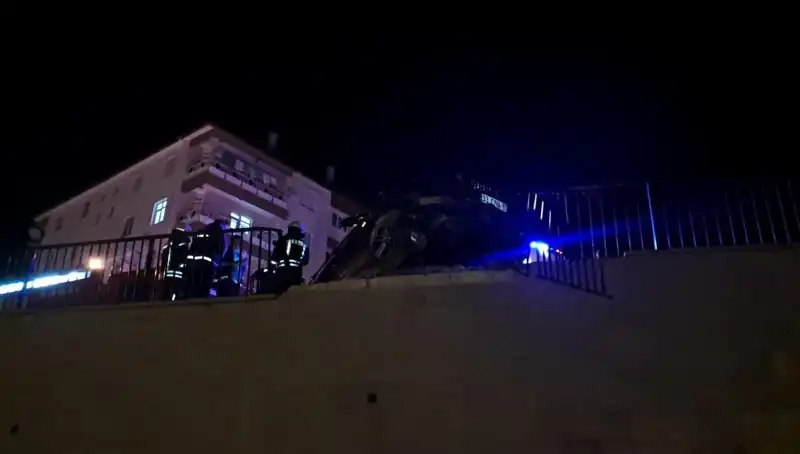 Kontrolden Çıkan Araç Bariyere Çarptı, Hayat Kurtaran Anlar