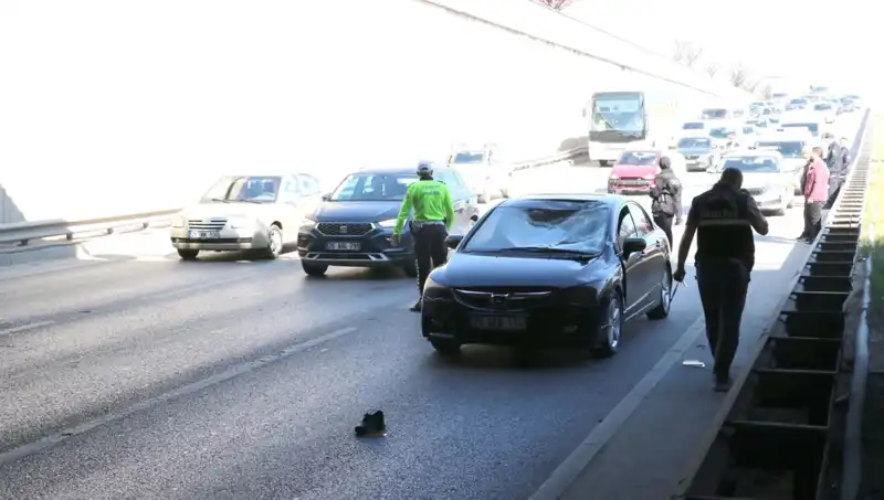 Polisten Kaçmak İçin İnanılmaz Yolu Seçti: Üst Geçitten Atladı