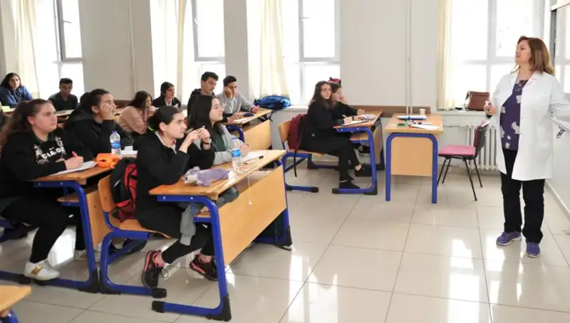 MEB 2025 Lise Kayıt Tarihleri: LGS ile Liselere Kayıt Süreci Nasıldır?
