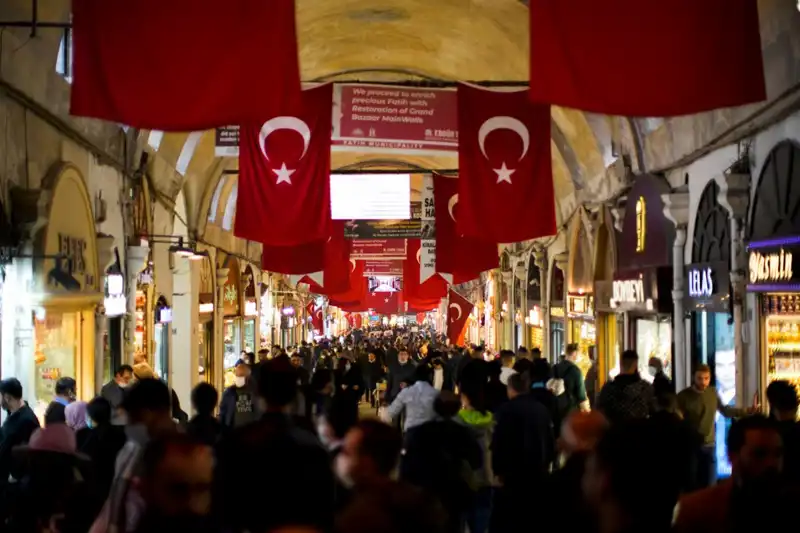 Kapalıçarşı'da 100 Milyonluk Vurgun: Korumalar ve Çakarlı Araçlar Arasında Neler Oldu?