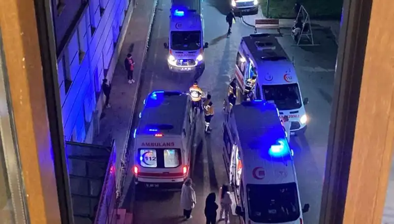 53 Öğrenci Akşam Yemeğinden Zehirlendi: Hastaneye Kaldırıldılar