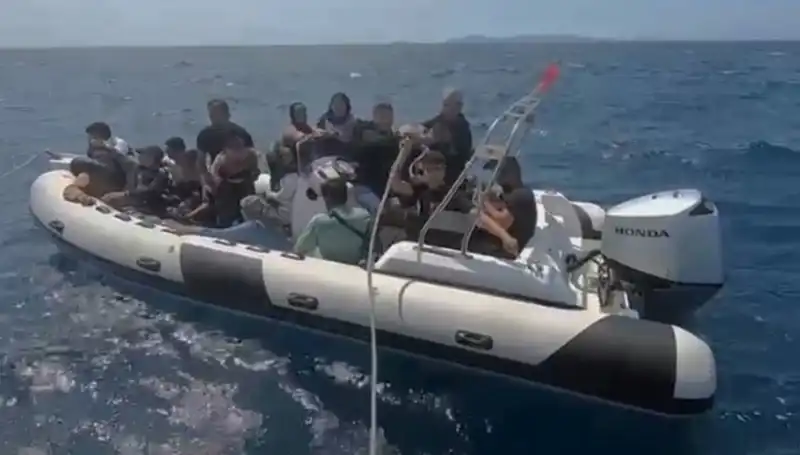 Düzensiz Göçmen Faciasında 15 Kişi Kurtarıldı: Detaylar Belli Oldu