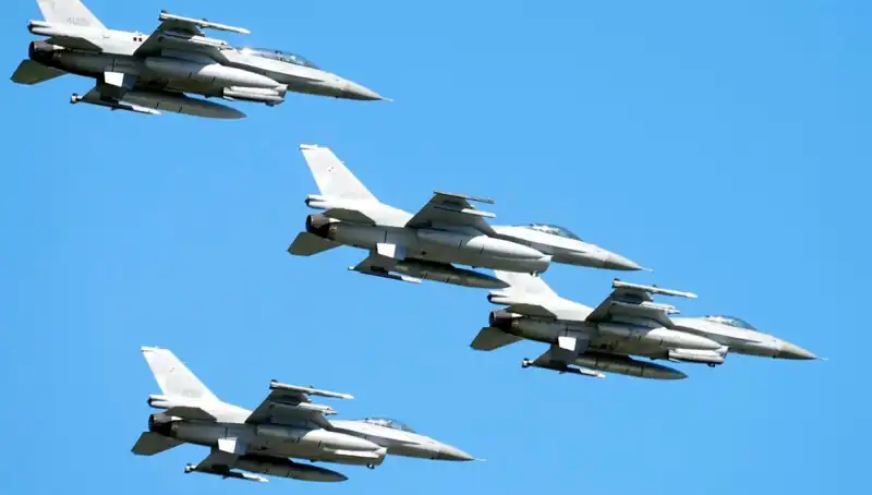 ABD’nin F-16 Eğitim Planı: Ukraynalı Pilotlar 310 Milyon Dolara Eğitilecek