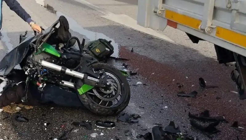 Çorum'da Kamyonla Çarpışan Motosiklet Sürücüsü Hayatını Kaybetti