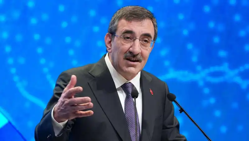 Cevdet Yılmaz'dan CHP Kurultayı Üzerine Çarpıcı Değerlendirme: "İki Alternatif Var"