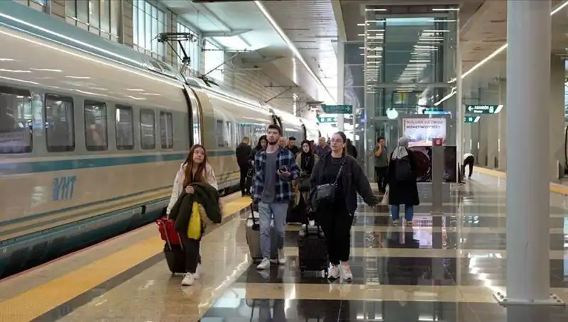 YHT'lerde Ek Sefer Dönemi: Yolcular için Yeni Fırsatlar