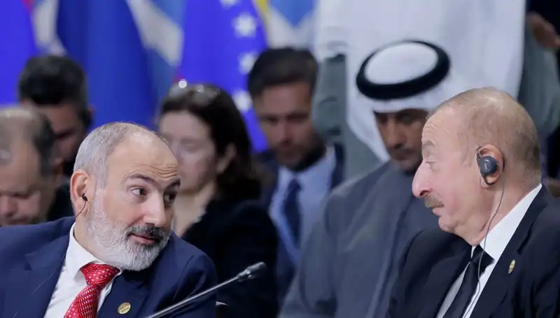 Aliyev ve Paşinyan: Barış Görüşmeleri İçin Tarihi Buluşma