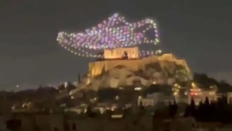 Akropolis Üzerinde Drone ile Reklam Yapılmasına Soruşturma Açıldı