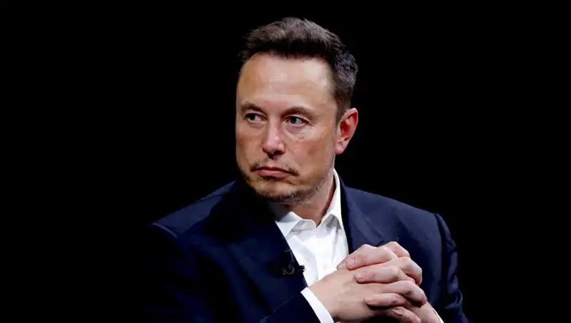 Elon Musk’tan Şaşırtan Açıklama: “Robotlar Cerrahları Geçecek!”