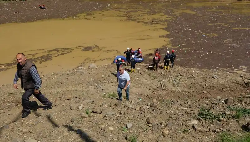 Trabzon'da Sel Faciası: Evinin Su Tahliyesi Sırasında Hayatı Tehlikeye Girdi