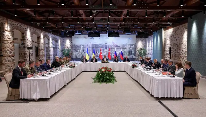 Tarihi Zirve Sonrası Dünya Basınında Yankılar: "Putin İçin Diplomatik Bir Yenilgi Mi?"