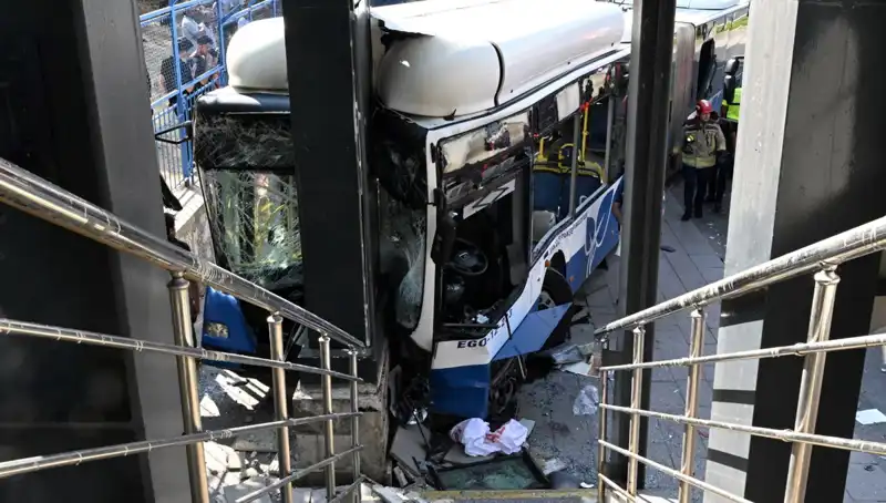 Ankara'da Belediye Otobüsü Kazası: 27 Yaralı, Biri Ağır