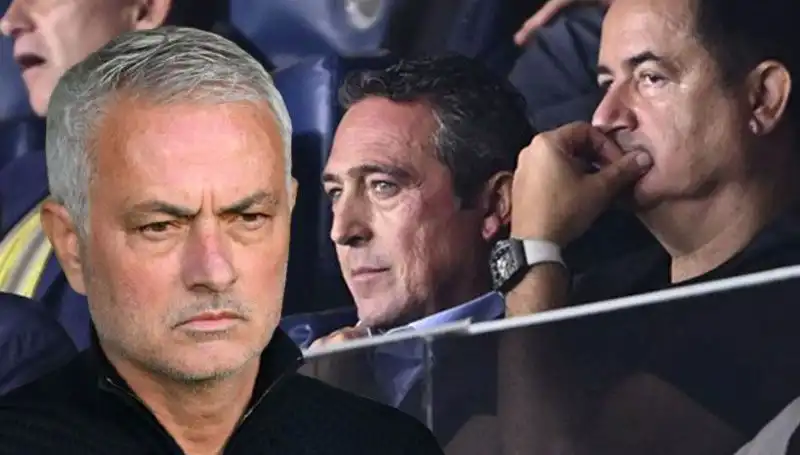 Fenerbahçe'den Beklenen Açıklama: Mourinho Takımdan Ayrılacak mı?