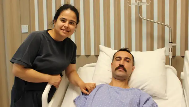 32 Yaşında Kalın Bağırsak Kanseri Teşhisi: Mide Kanaması Alarmı