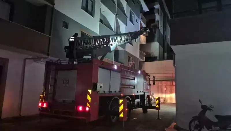 Uyuyakalan Çocuk, Mahallede Eğlenceyi Zirveye Taşıdı!
