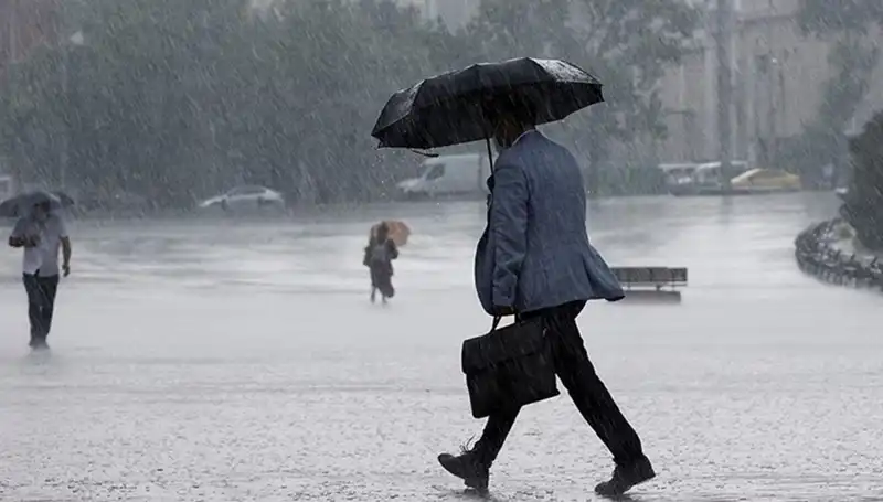 Meteoroloji'den Uyarı: Yurt Genelinde Kuvvetli Sağanak Yağışlar Başlıyor