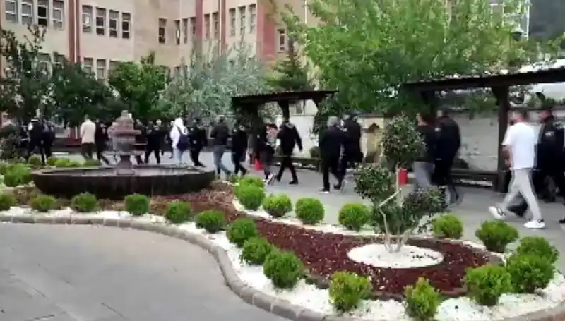 Türkiye’de 200 Milyon Liralık Vurgun Operasyonu: 16 Gözaltı ve Tutuklama!