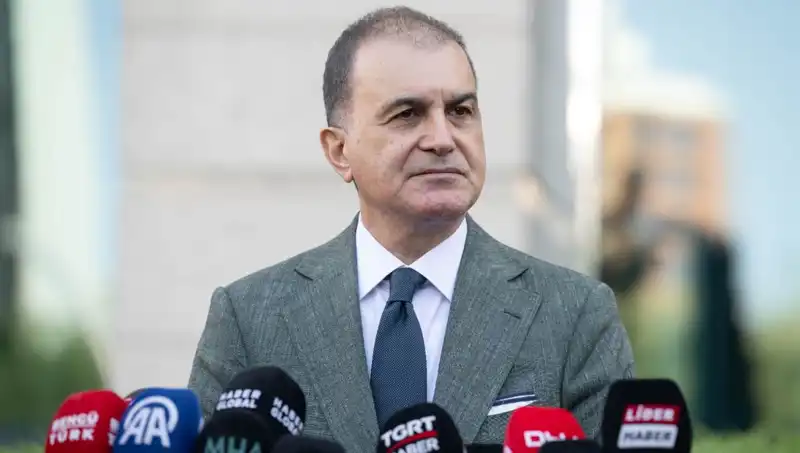 Ömer Çelik’ten Özel’in Sözlerine Sert Tepki: Meşru Alanı Tehdit Ediyor