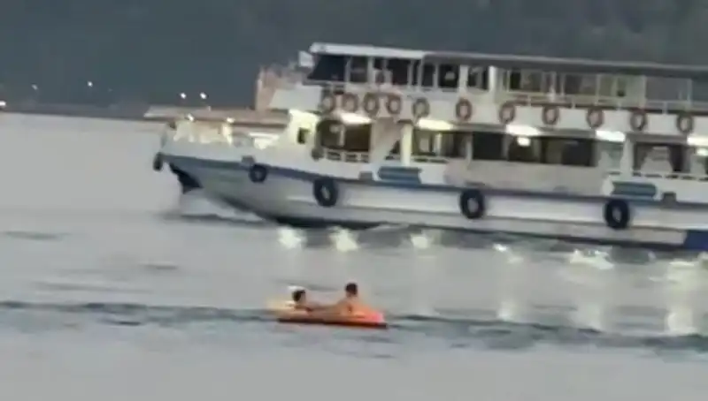 Sarıyer Sahilinde İki Çocuğun Botla Denize Açılması Olayı Şaşkınlık Yarattı