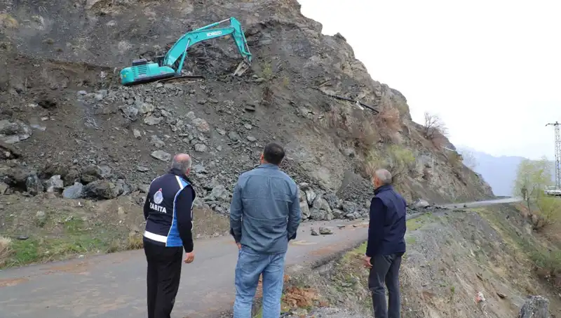 Hakkari'de Kaya Düşmelerine Karşı Alınan Tedbirler Artıyor