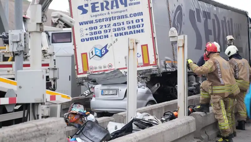 Bayram Tatilinde Yolda Can Kaybı: 72 Kişi Hayatını Kaybetti