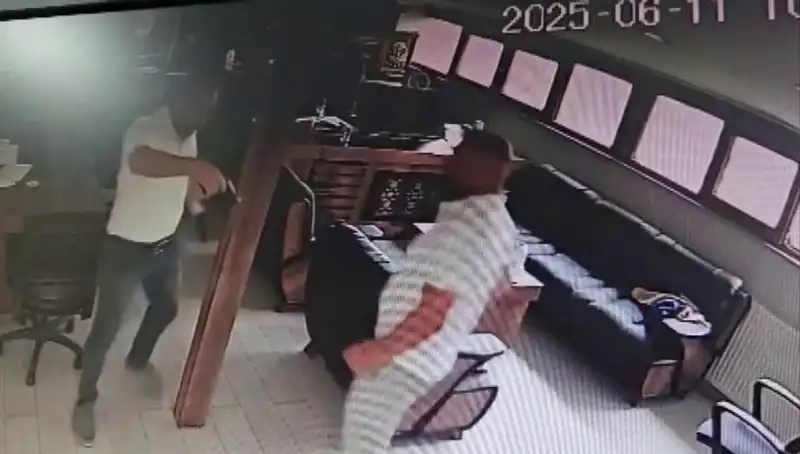 Alacak Verecek Meselesi Kanlı Bitti: Kalfa, İş İnsanını Vurdu ve Hayatını Kaybetti