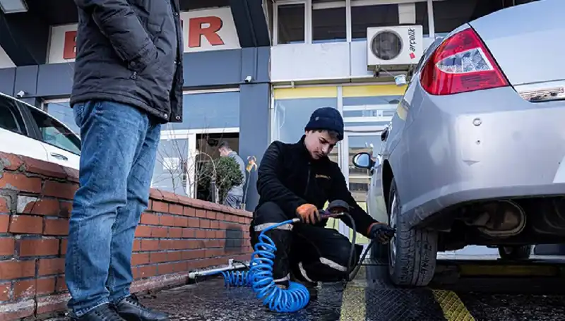 Hatalı Lastik Basıncı Kazalara Davetiye Çıkartıyor: Önlemler Neler Olmalı?