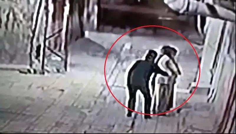 Kapkaççılara Karşı Cesur Operasyon: Polisler Pazarcı ve Simitçi Kılığına Girdi