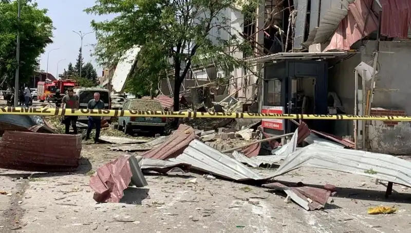 Gaziantep’te Fabrika Patlaması: Yaralıların Sayısı Artıyor, Olayın Nedeni Soru İşareti