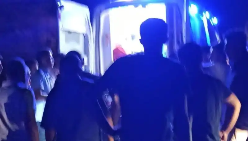 Uçuruma Yuvarlanan Otomobildeki Sürücü Yaralandı: O Anlar Kamerada!
