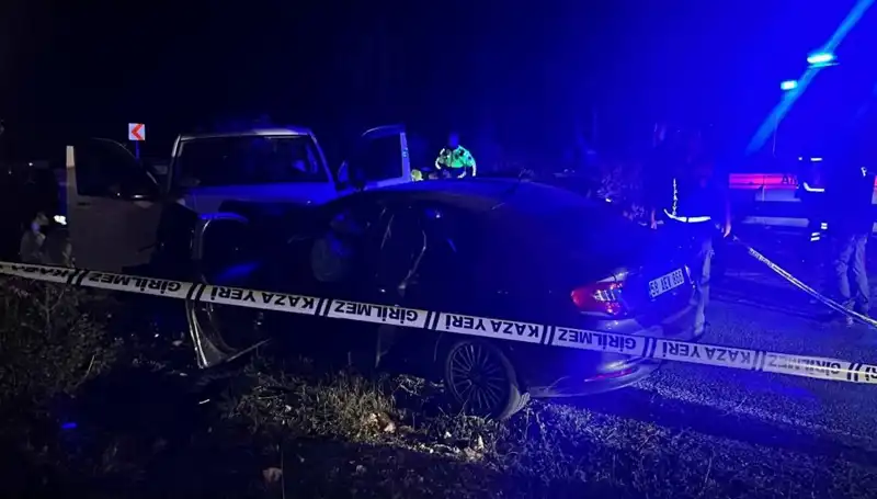 Minibüs Ters Şeritte Hızla Giderken Dehşet Saçtı: 1 Kişi Hayatını Kaybetti