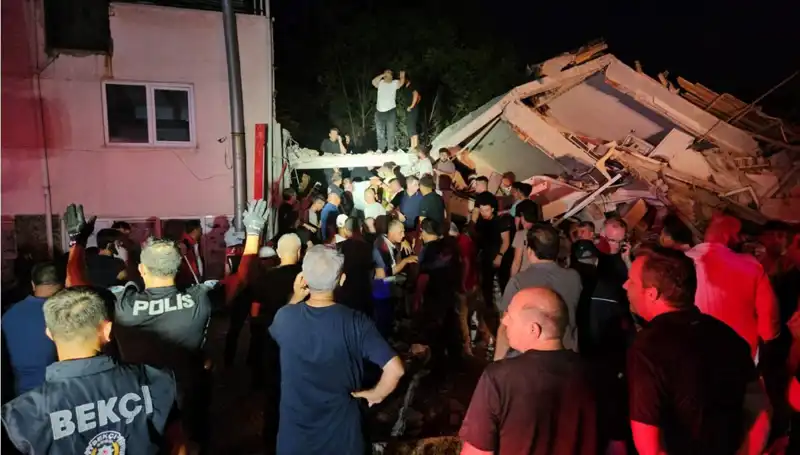Balıkesir Sındırgı’da 6,1 Büyüklüğünde Deprem: Can Kayıpları ve Yaralanmalar