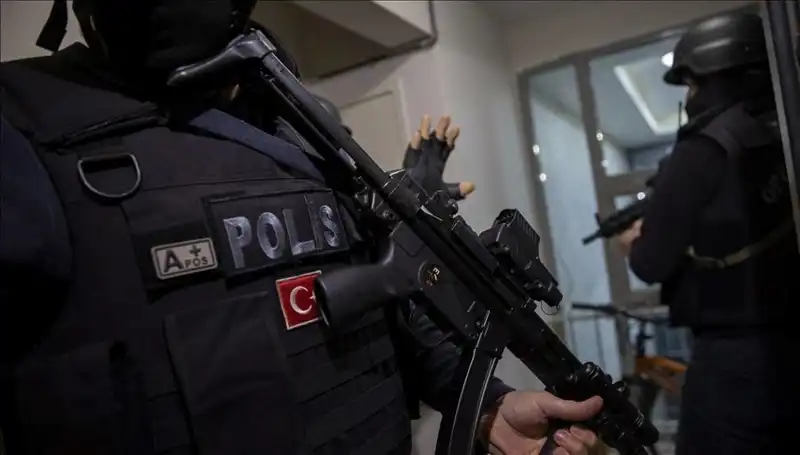 Afyon'daki Operasyonla 26 Şüpheli Gözaltına Alındı: Neler Yaşandı?
