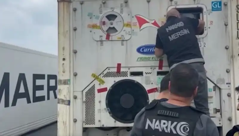 Mersin'de Tarihi Uyuşturucu Operasyonu: 1 Tonun Üzerinde Madde Ele Geçirildi