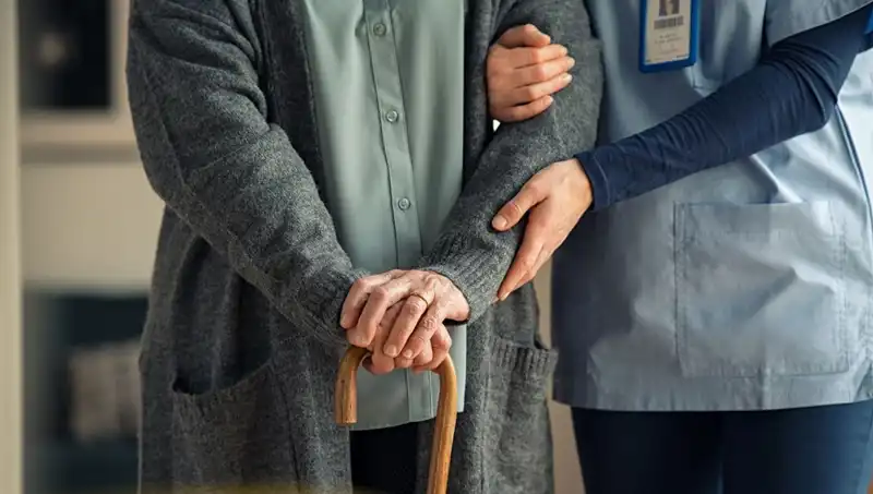 Dünyanın En Yaşlı Doktoru: 102 Yaşında Uzun Yaşamının 4 Sırrı