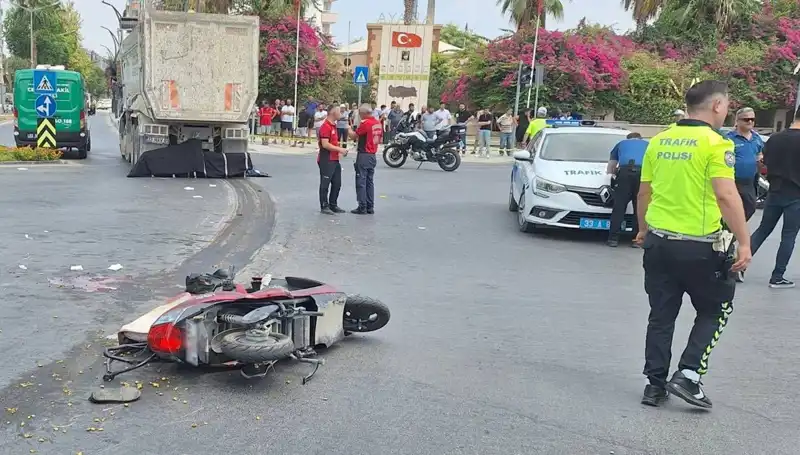 Mersin'de Korkunç Kaza: Bir Kişi Hayatını Kaybetti, Diğeri Yaralı