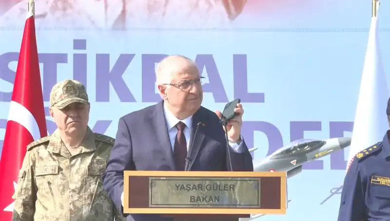 Cumhurbaşkanı Erdoğan, Mehmetçiğin Bayramını Kutladı: Vatanseverlik ve Kahramanlık Vurgusu