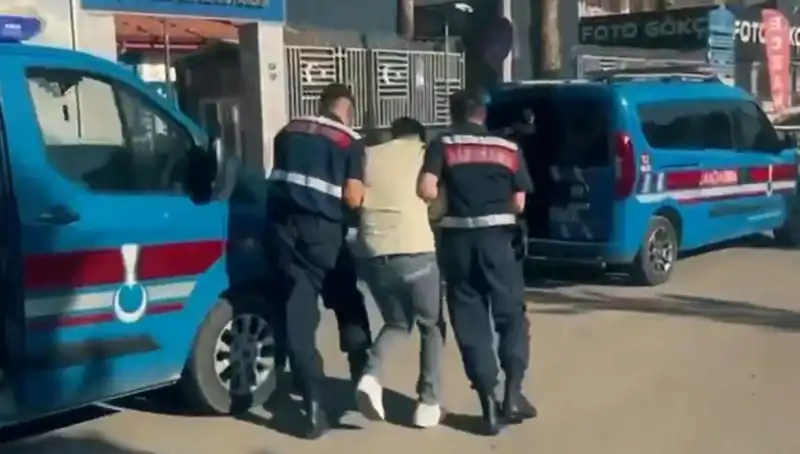 10 İlde Mücadele: 5 Suç Örgütüne Yıldırım Hızıyla Operasyon Gerçekleşti